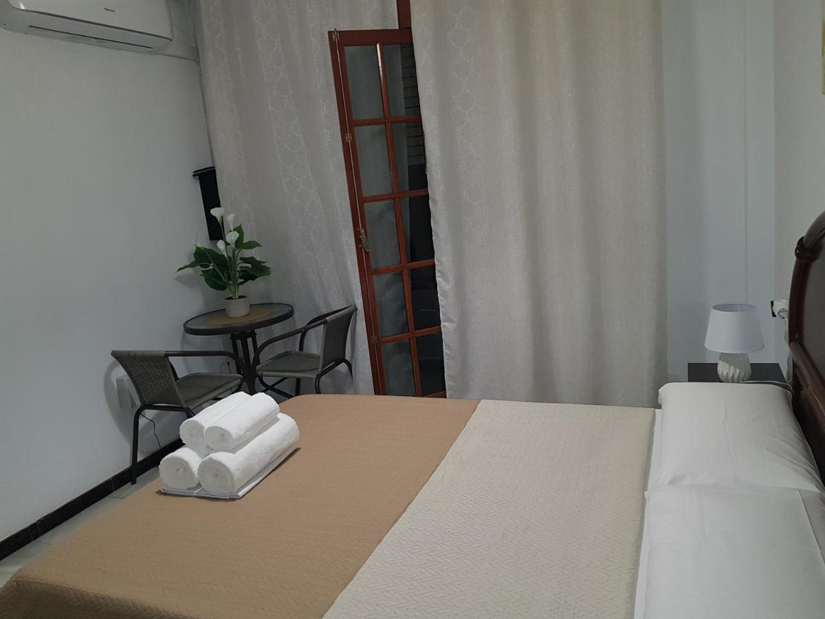Pension Yna Holiday Málaga Exterior foto