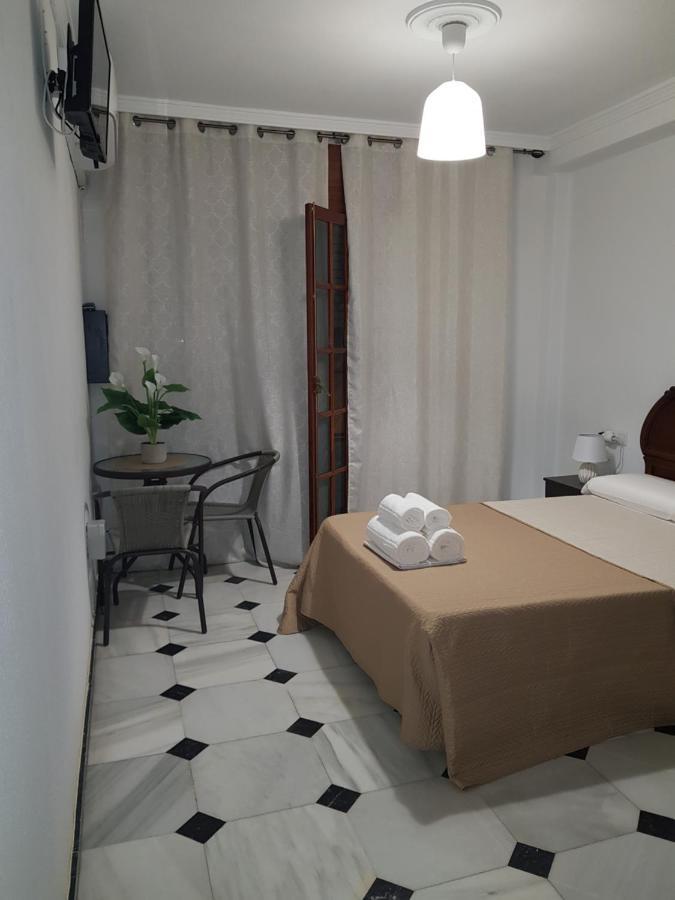 Pension Yna Holiday Málaga Exterior foto